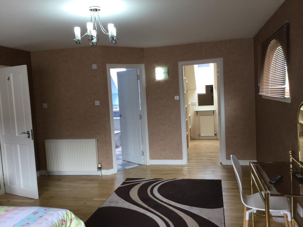 West Heather House Free Parking *