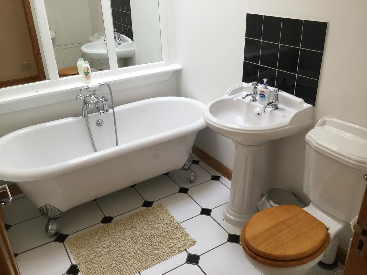 Apartment Four-bedroom House - Stratherrick Free Parking *