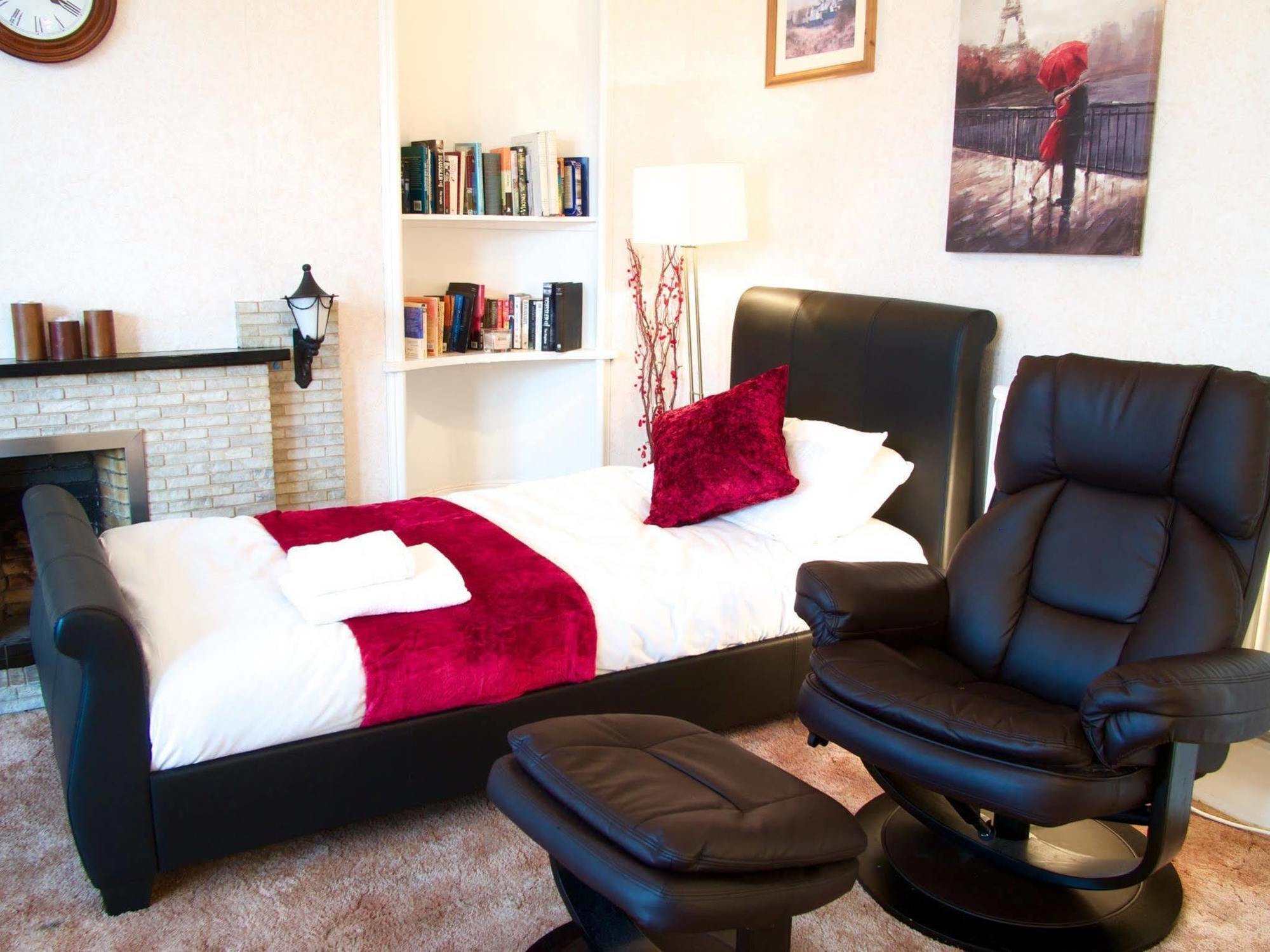 Crown Guest house 3*