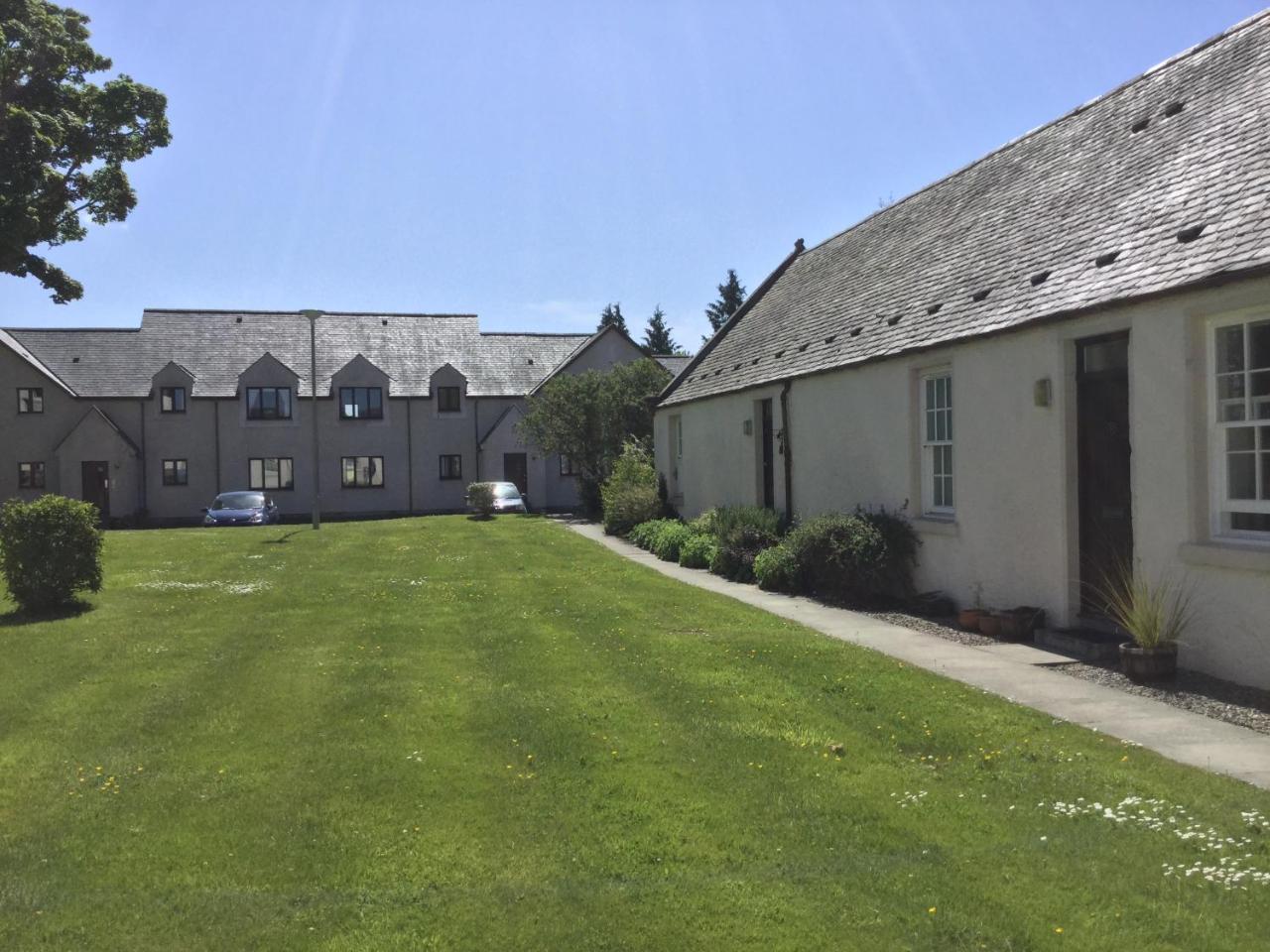 Courtyard Free Parking Inverness