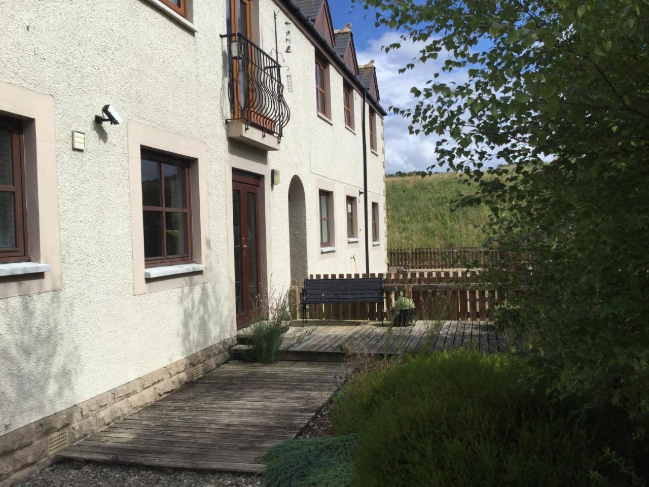 Apartment Two-bedroom - Golf View Free Parking Inverness