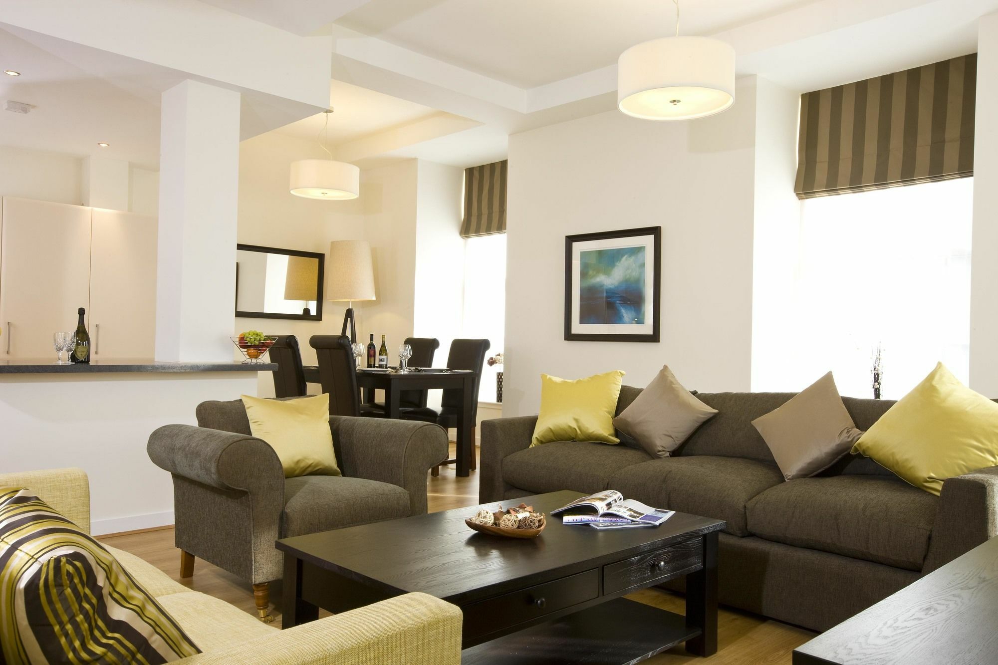Inverness City Suites Apartment *
