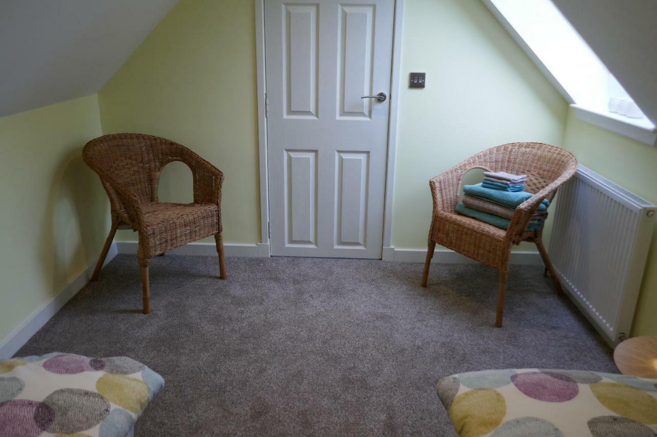 The Den , Sengera Apartment *