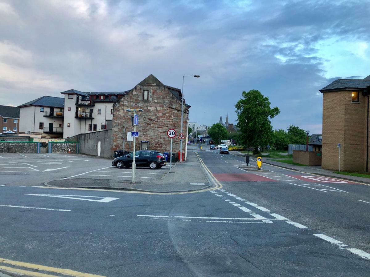 Riverside Townhouse * Inverness