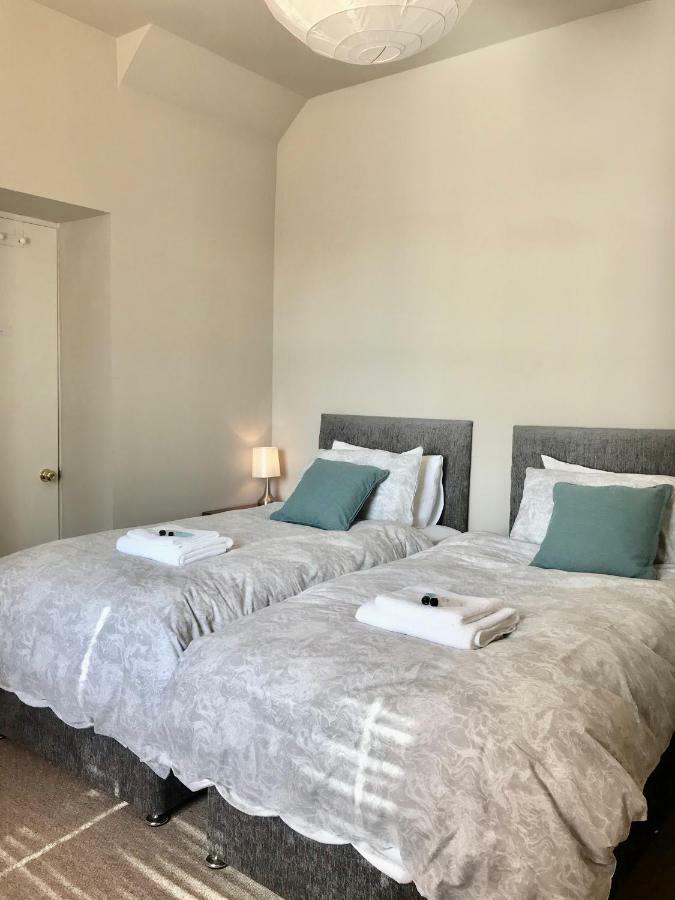 Self-contained Studio Centre Location *