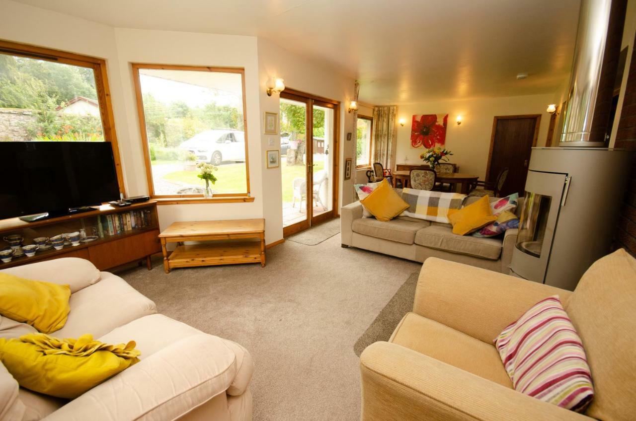 Comforts In Peaceful 2 Acres *