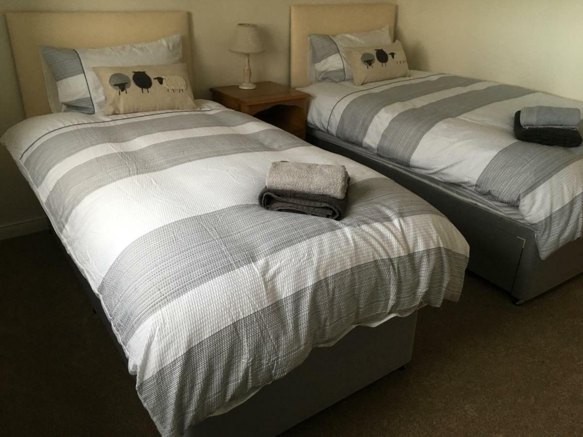 58 Holm Farm Road Apartment *