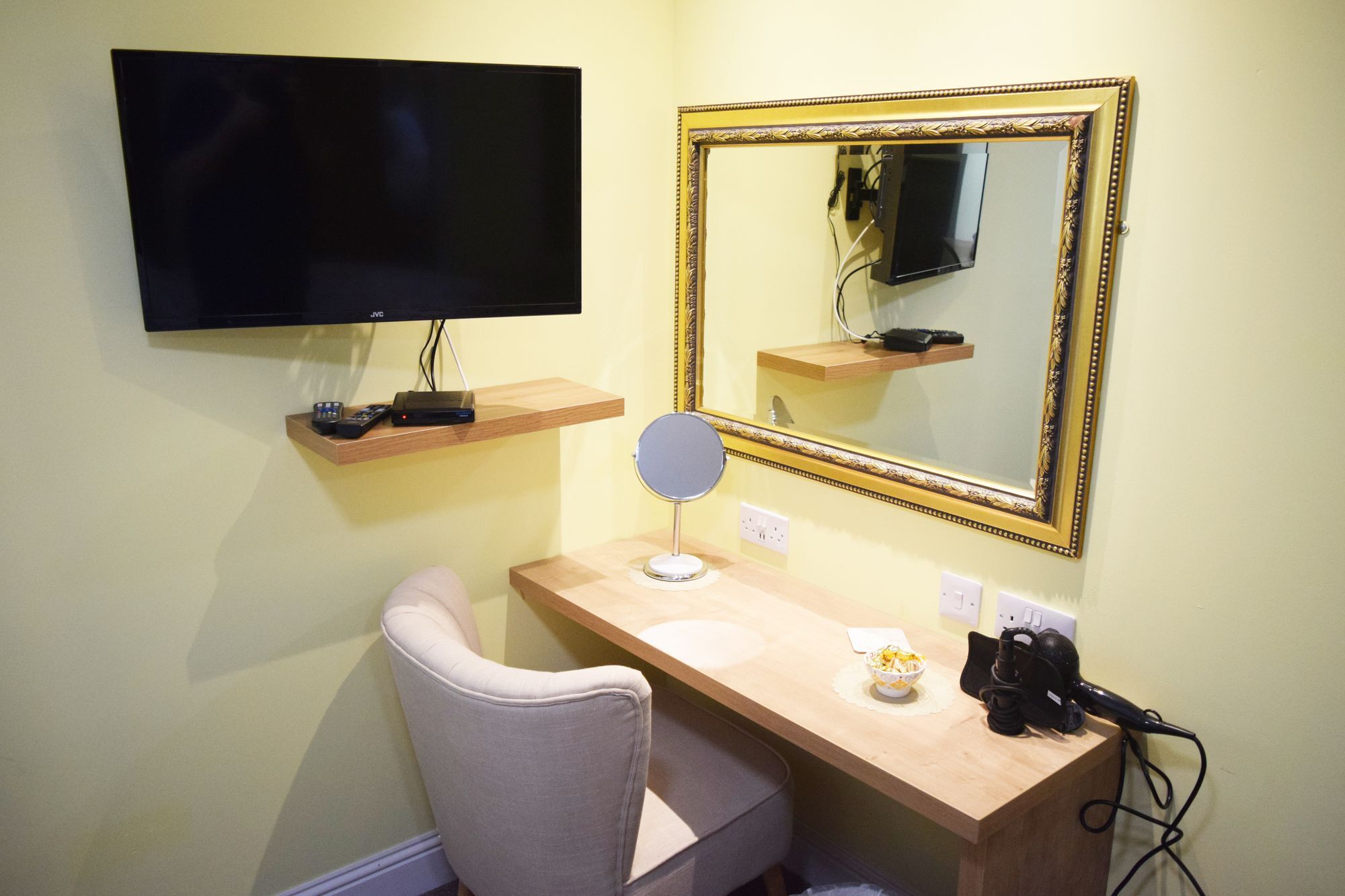 Old Drynie House, 4* Inverness