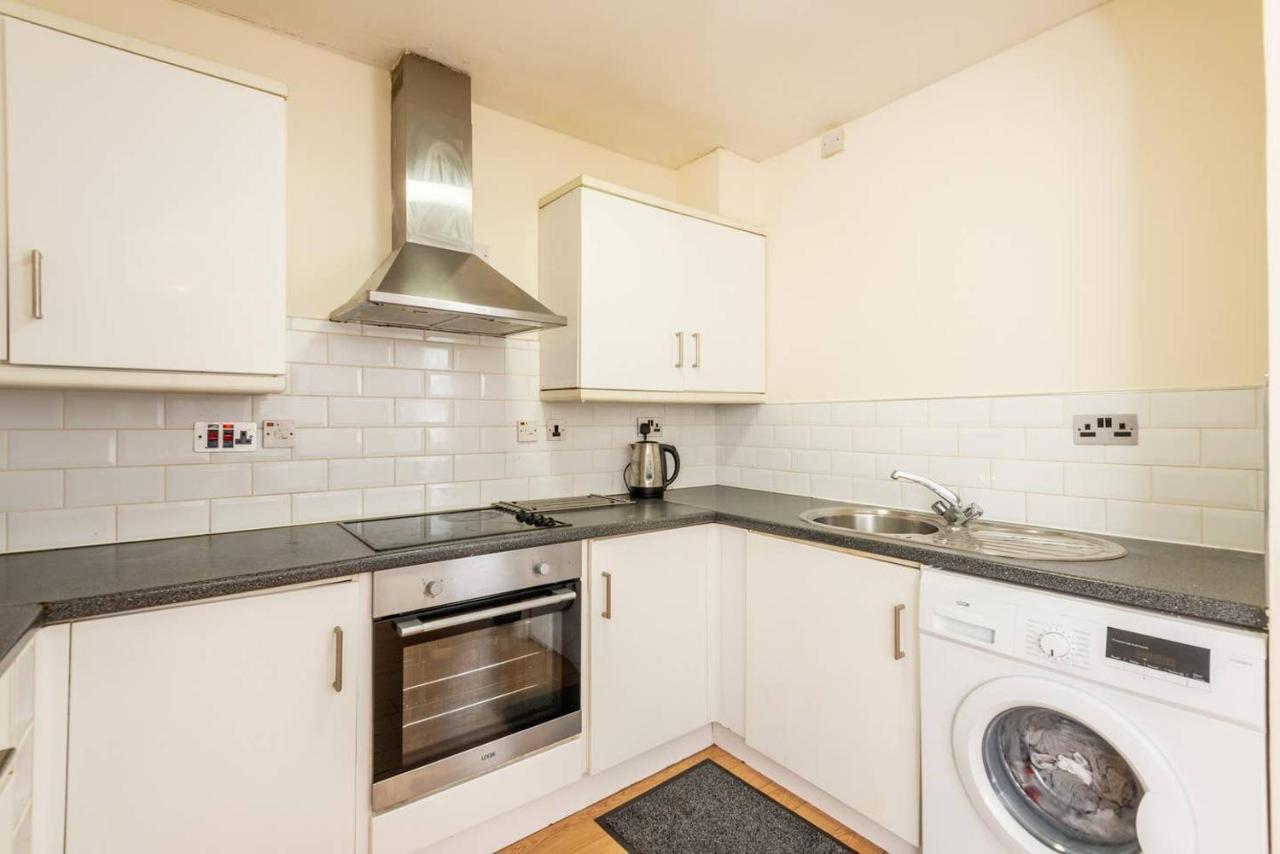 Centre 2 Bed - Baron Taylor Street Apartment Inverness