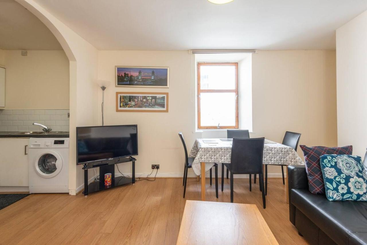 Centre 2 Bed - Baron Taylor Street Apartment Inverness