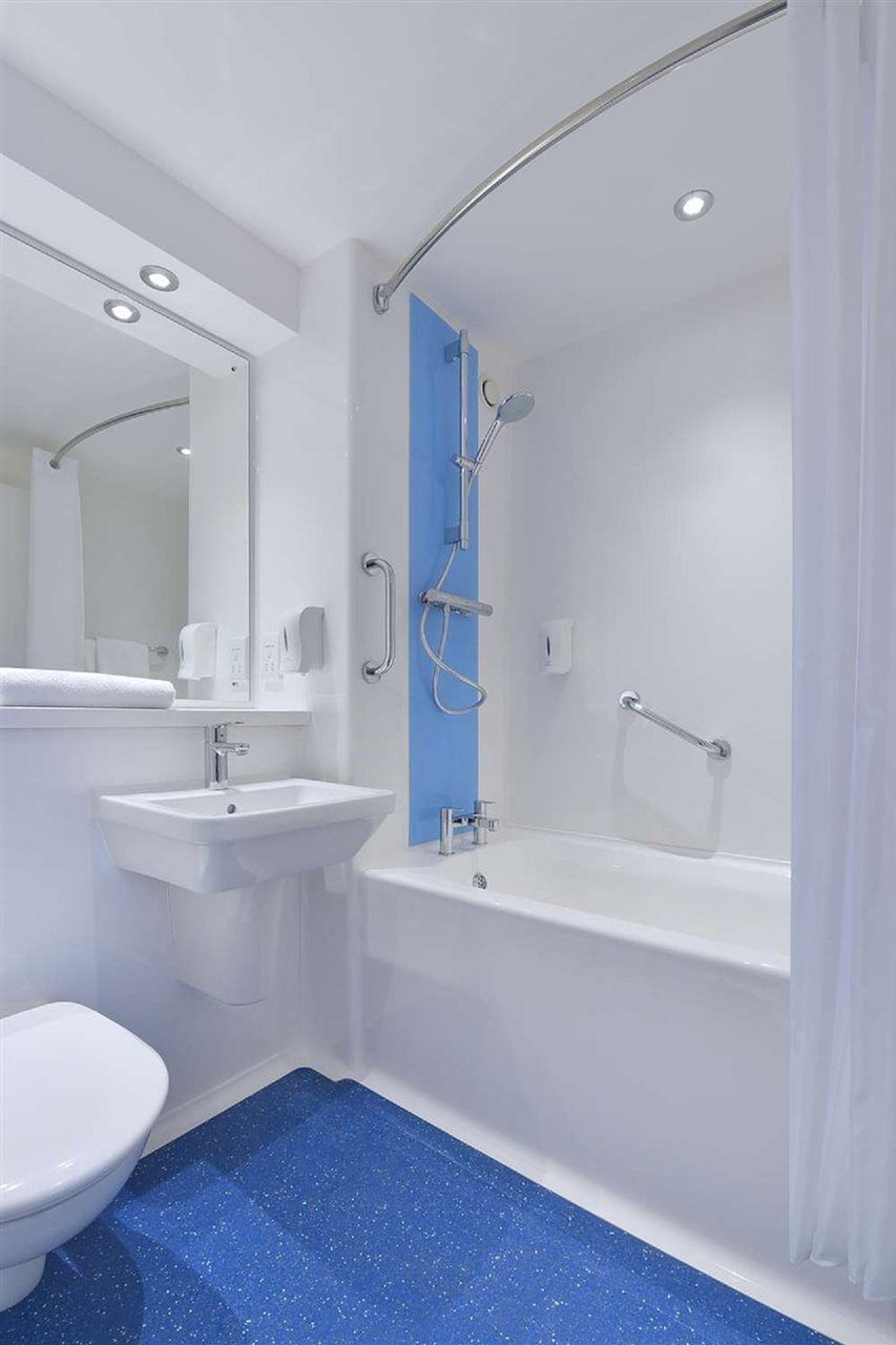 Travelodge Fairways Hotel