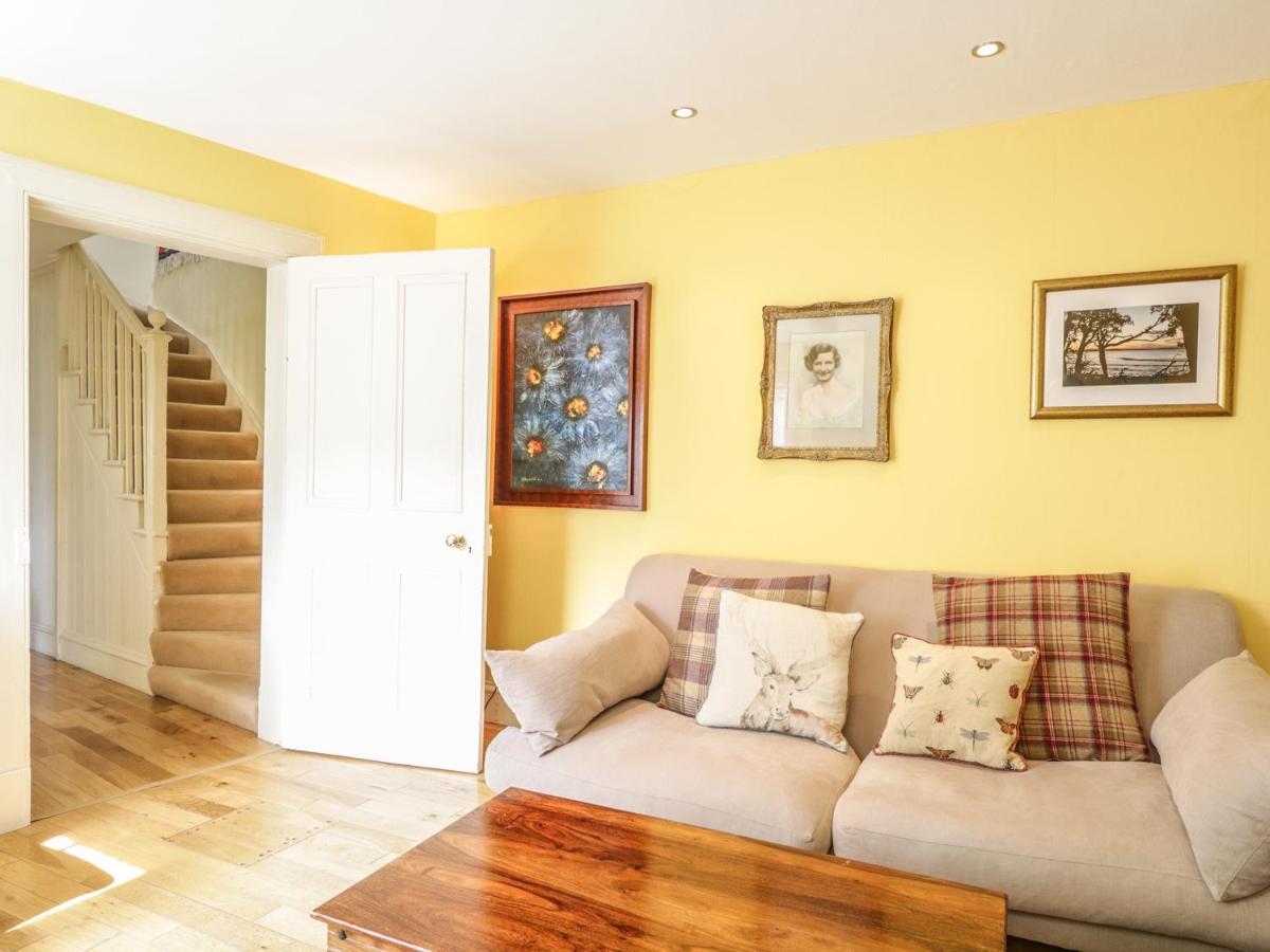 10 Douglas Row Holiday home *