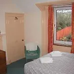 Dunroamin Hotel