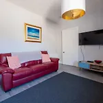 Dryburgh Apartments No2