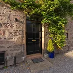 Luxury Inverness Central Apartment Private Parking