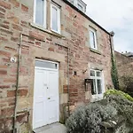 Lochalsh Road Appartment