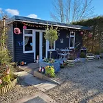 Nanny\'S Little Highland Hoose
