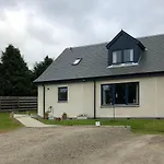Wyvis View, Daviot
