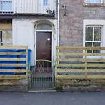 9 Ardconnell Terrace Room 1
