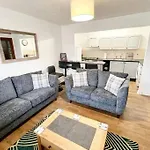 Two Bed Holiday Home With Free Parking In Inverness