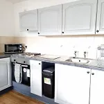 Two Bed Holiday Home With Free Parking In Inverness