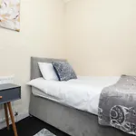 Mystayinn Guest House - Five Star Amenities - Free Parking - Central Inverness - Complimentary Snacks