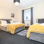 Mystayinn Guest House - Five Star Amenities - Free Parking - Central Inverness - Complimentary Snacks