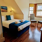 The Coo\'S Guest House