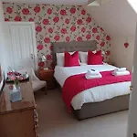 Strome Lodge