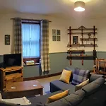 Cosy, Ground Floor Apartment In The City Centre