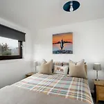 Ness Riverfront Holiday Home - City Centre
