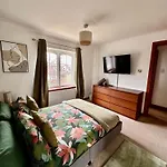 Apartment With Parking, Close To The Raigmore Hospital