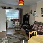 2 Bedroom Sheneval House Free Parking