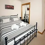 Modern 2 Bedroom Semi Detached House With Own Private Driveway