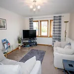 Modern 2 Bedroom Semi Detached House With Own Private Driveway