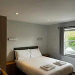Crown Hotel & Bar