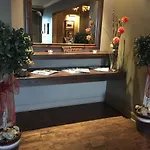 Chieftain Hotel