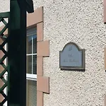 New Cottage 3 Bedroom Free Parking