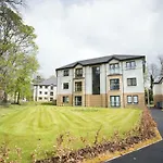 42 Hedgefield House