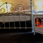 Cozy Central Apartment