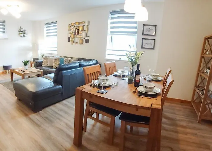 Inverness City Centre Apartment With Elevator And Google Chromecast