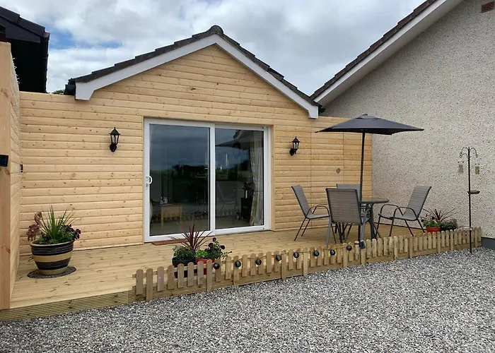 Tomax Garden Cabin Free Parking