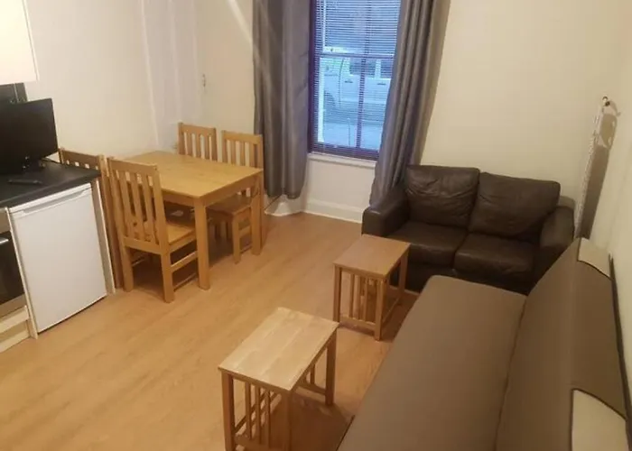 9 Ardconnell Terrace Room 1