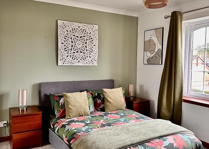 Apartment With Parking, Close To The Raigmore Hospital