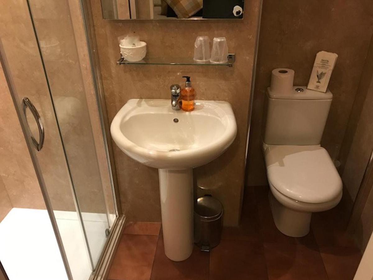 Glenrossie Guest house 2*
