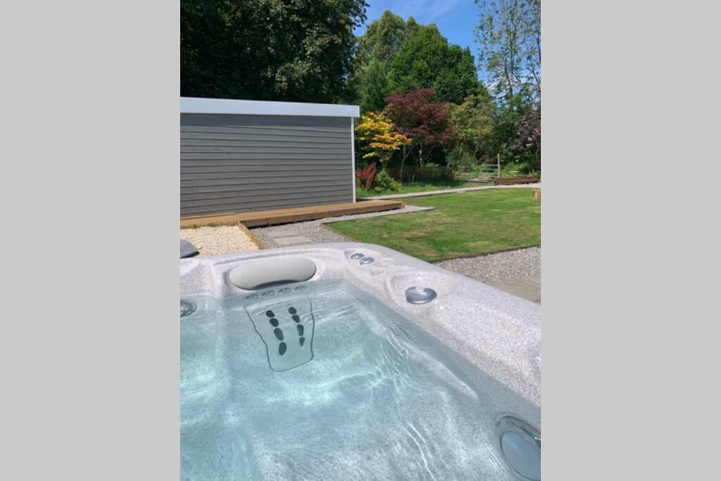 Highland Hottub Retreat, On Nc500 Holiday home