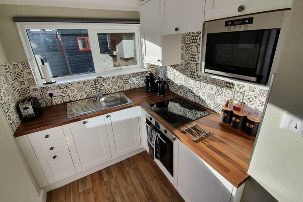 Apartment Smart & Stylish In The Centre Inverness