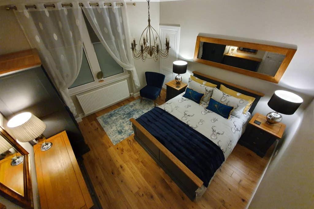 Smart & Stylish In The Centre Apartment Inverness