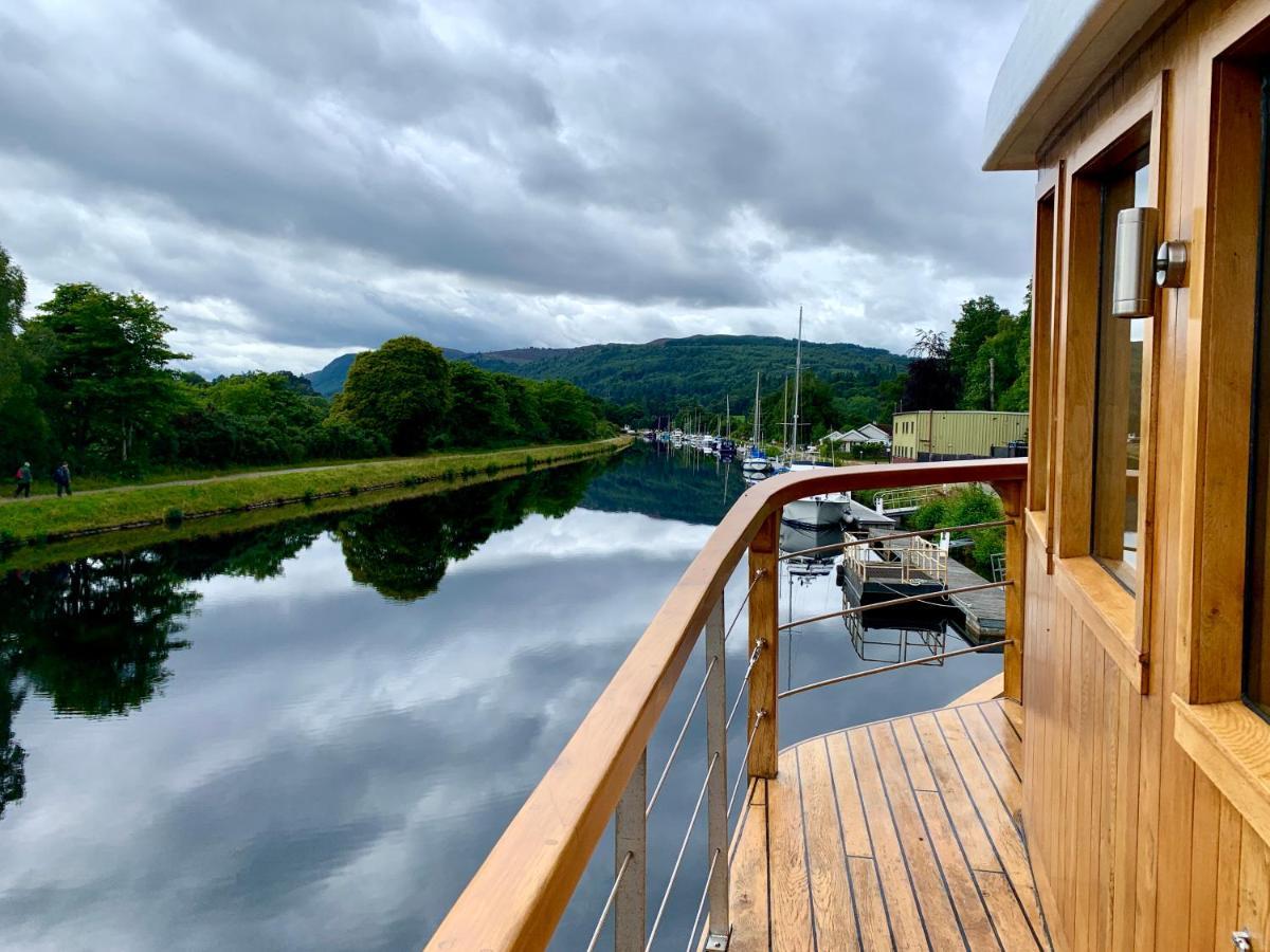 Highland Lassie Hotel *