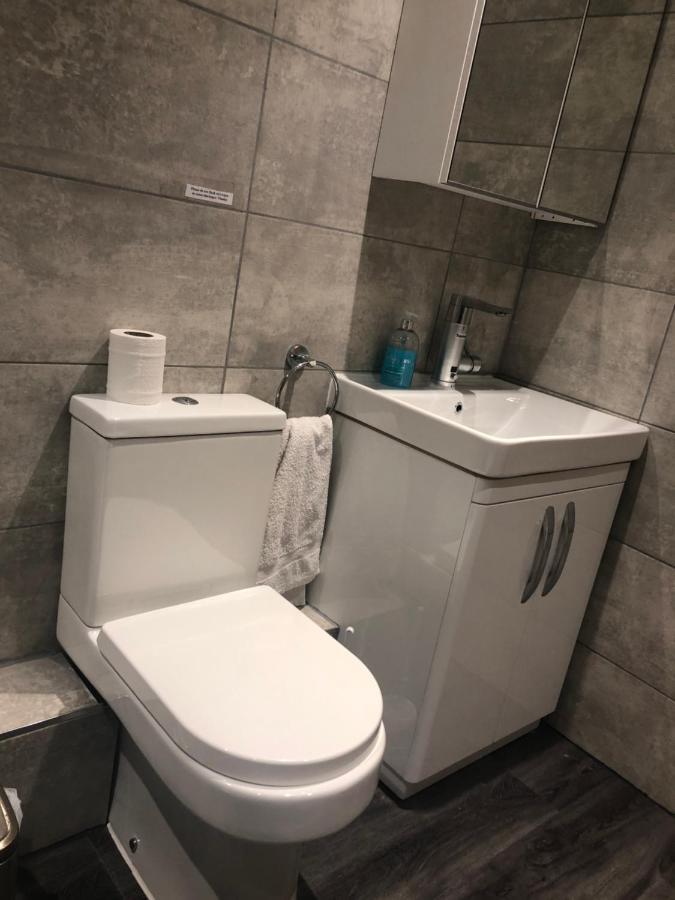 Apartment Centre 2 Bed - Baron Taylor Street *